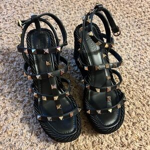 Valentino Garavani size 35 womens sexy heels for the club!